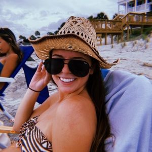 Meet your Posher, Madison